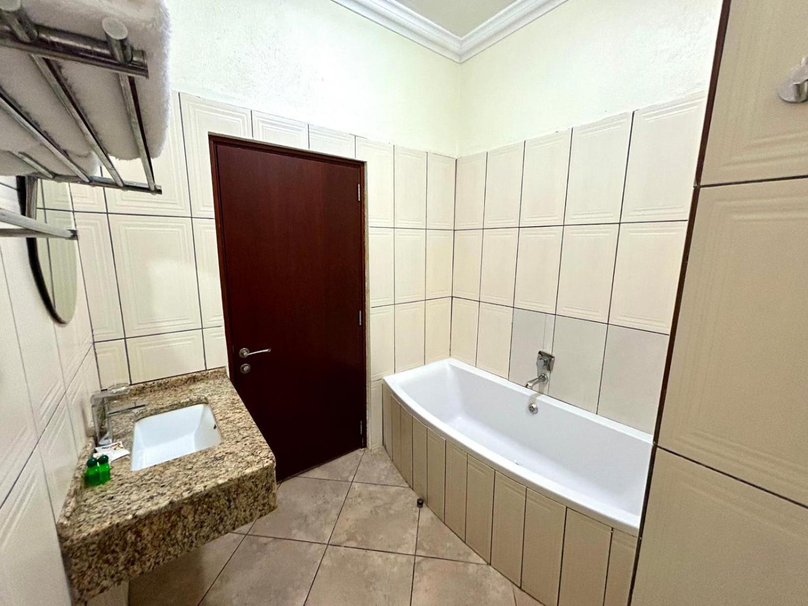 Karibu Leisure Resort Thapane Экстерьер фото